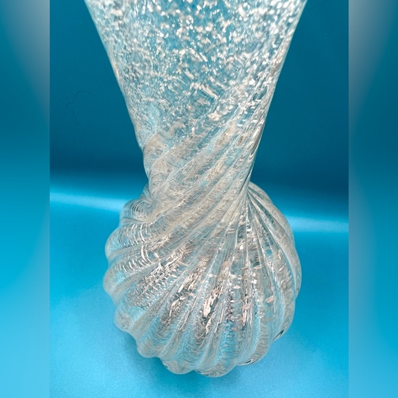 Mikasa by Kurata Handcrafted Swirl Crystal Glass White Bud Vase w/ Silver Flakes - Picture 5 of 13